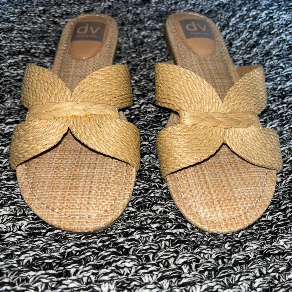 NWOT Never Worn DV Dolce Vita Geeya Flat Sandals (Size 6, Raffia) - Picture 3 of 8